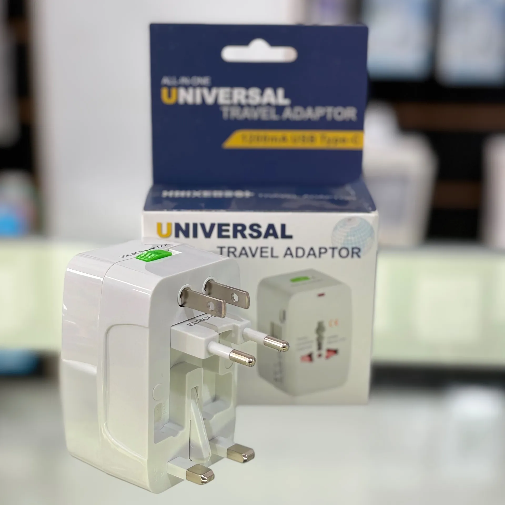 ADAPTADOR MUNDIAL CON 2 USB / TIPO C